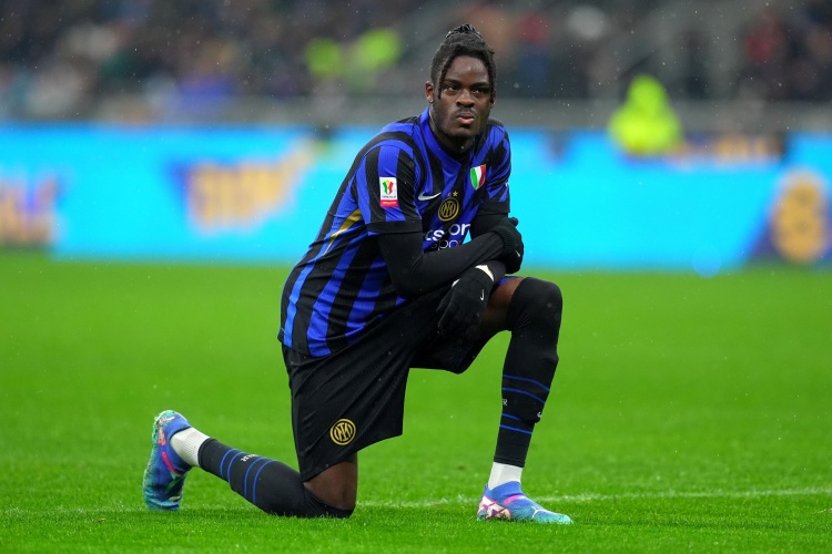 包括奥多涅, 但遭到了国, 球队内部也