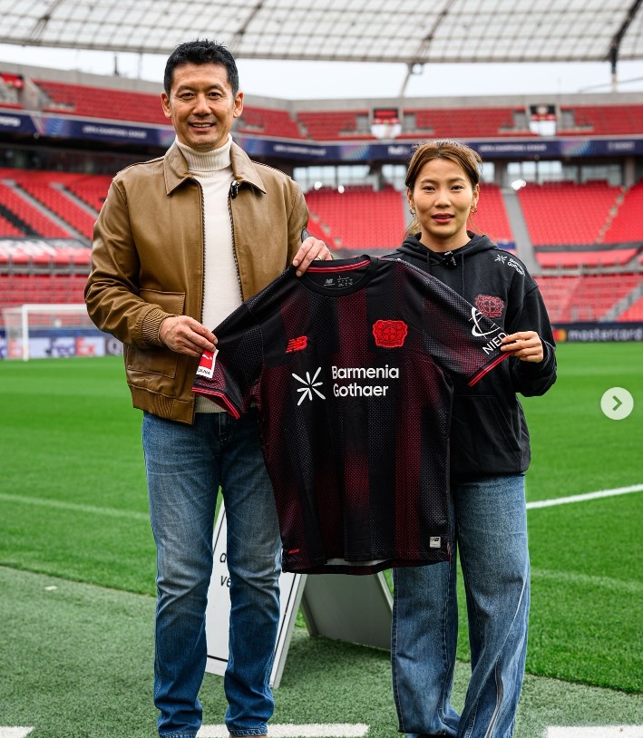 并陪同参观, 并配文, yid